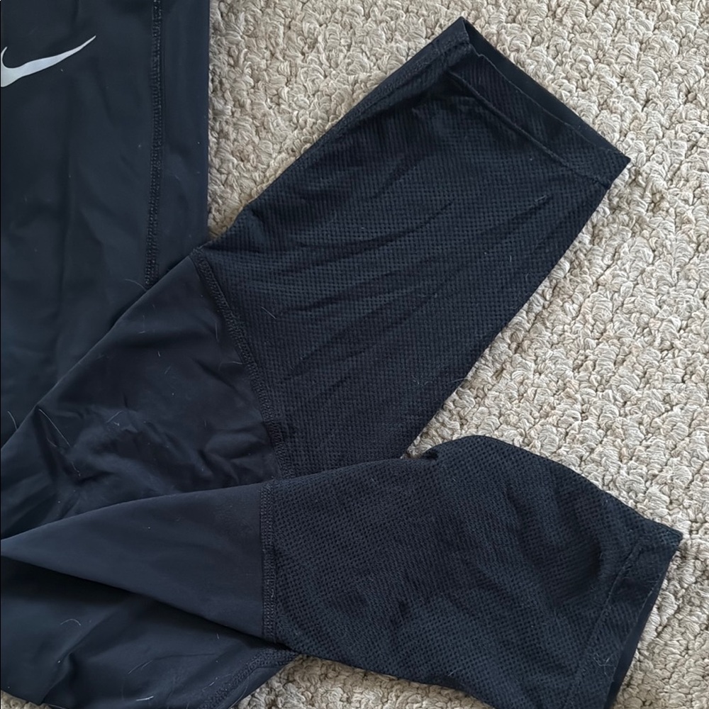 Nike Black Athletic Leggings - Picture 5 of 7